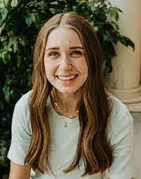 Laura Mabey's Instagram, Twitter & Facebook