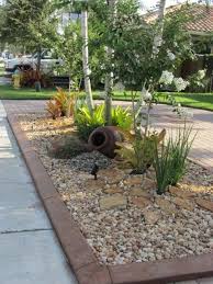Easy projects and tutorials for using up those garden stone! 30 Creative Decorative Landscape Curbing Ideas Small Front Yard Landscaping Low Water Landscaping Rock Garden Landscaping