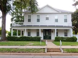 Updated Historic Home On Corner Lot Palestine Texas Historic Homes For Sale Historic Homes Colonial House