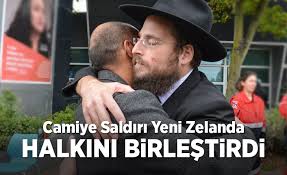 Yeni zelanda son dakika camii saldırısı haberleri ve yeni gelişmeler gelmeye devam ediyor. Camiye Saldiri Yeni Zelanda Halkini Birlestirdi