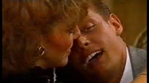 A diferencia suya —que es natural de puerto rico— ellos sí nacieron en méxico. Luis Miguel Habla De La Familia En Llamada Con Su Hermano Alex Veronica Castro 1989 Youtube