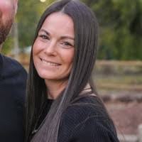 Lindsay Mcgee's Instagram, Twitter & Facebook