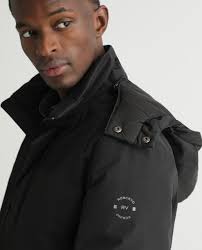 4 poches dont 2 sur la poitrine. Parka Homme Noire A Capuche Roberto Verino Mode El Corte Ingles