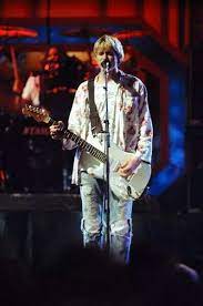 Kurt At Mtv Music Awards Playing Lithium Dc Nirvana Kurt Cobain Kurt Cobain Donald Cobain