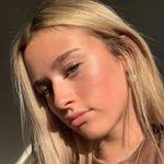 Leah Derr's Instagram, Twitter & Facebook