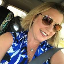 Holly Bragg's Instagram, Twitter & Facebook