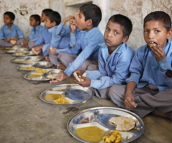 Mid-Day Meal Programme Linked to Improved Growth in Children of Beneficiaries, Says Study | NewsClick