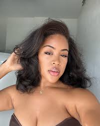 what happened to selfies?—anywho, I decided at the end of each month I'll  be rounding up all my beauty favorites, books, new finds etc. and sharing  it with my girls!! Eventually it'll