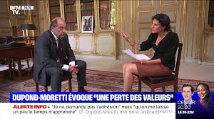 En cause, l'attribution d'une aide financière via le loto du patrimoine pour la rénovation de la terrasse du château de poncé. Eric Dupond Moretti Repond Aux Questions D Apolline De Malherbe Video Dailymotion