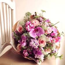 The Best Flower Shop In Uae Free Delivery In Dubai Amazing Flowers Roses Are Red Violets Are Blue Red Roses