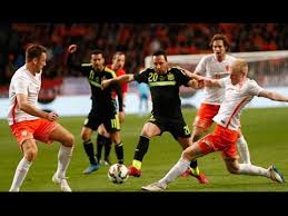 Durante el partido amistoso entre holanda y españa se vivió un momento de tensión debido a un fuerte golpe de cabezas que. Holanda 2 0 Espana Hd Goles 31 03 2015 Cope Youtube