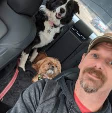 Senator Chris Van Hollen getting the photo ops of the century in El  Salvador.