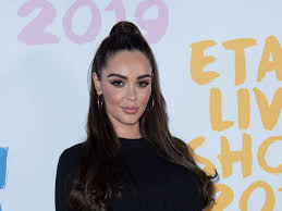 Avant et après la chirurgie ! Nabilla Chirurgie Ou Maquillage Ce Detail Sur Son Visage Qui Intrigue Les Internautes Femme Actuelle Le Mag