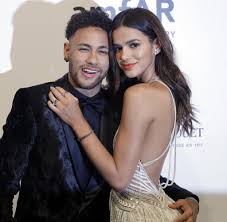 Hier erfahrt ihr alles zu neymars freundin bruna marquezine. Psg Feiert Titel Neymar Spielt Lieber Online Poker Welt