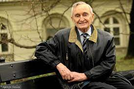 Henryk samsonowicz i prezydent rp bronisław komorowski podczas odznaczania orderem orła białego. Prof Henryk Samsonowicz Konczy 90 Lat Nauczyciel Demokrata Europejczyk