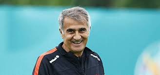 17 yaşındayken trabzonspor'un amatör takımına geçerek sebat gençlik takımına transfer olmuş ve profesyonel futbolculuğa ilk. Son Dakika Euro 2020 Haberleri Senol Gunes Turkiye Italya Maci Oncesi Aciklamalarda Bulundu Aspor
