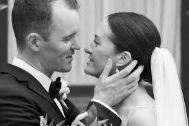 Just a few favorite shots from Elizabeth & Mitchell's special day at White  Point Garden last weekend! #charlestonelopementphotographer  #charlestonmicroweddingphotographer