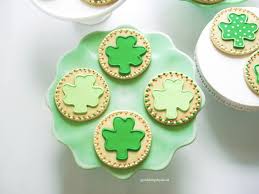 Beat in vanilla and egg extract. Easy Shamrock Cookies