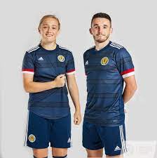 Celtic star ryan christie is cheered on by his artist girlfriend georgie bell. Duplicacion Parque Natural Cubierta Adidas Scotland Segundo Solamente Subasta