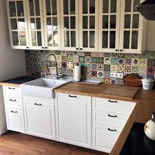Kuche Bilder Ideen Couch Gemutlich Schon Bunter Fliesenspiegel Mit Patchwork Mexikanische In 2020 Kitchen Inspirations Cozy Living Room Design Modern Kitchen