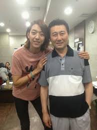 Cnblue S Jungshin Introduces His Father