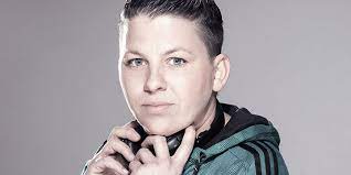 Sie ist eine der beliebtesten künstlerinnen der schlagerszene: Let S Dance Auch Kerstin Ott Tanzt Mit Einer Frau Ggg At