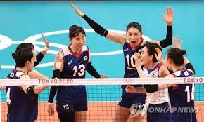 3점 라인(三點 line)(three point line) 바스켓의 중심점으로부터 반지름 6.25cm인 반원을 양쪽 사이드 라인과 평행하게 엔드 라인 까지 연장한 선. S5wvimqm3drnjm