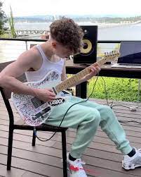 It is his major label debut, and shares the same name as his 2017 mixtape northsbest. Royce David On Twitter Stuck In A Dream 1minute