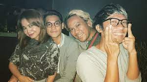 Streaming online full album serta dapatkan koleksi playlist terbaikmu di metrolagu, ilkpop, planetlagu dan lagu123. Dukungan Netizen Untuk Afgan Dan Rossa Menuju Halal Kumparan Com