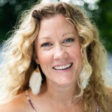 Can anyone recommend menopause specialists that are knowledgeable in  hormone replacement therapy— not your typical gynocologist because many of  them don't have that specialized knowledge. Thank you !