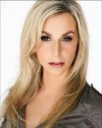 Donna Mahr's Instagram, Twitter & Facebook