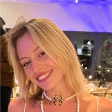 One of the CENTRAL PERKs of working at Turnberry ☕ Our office is located  inside of the Aventura Mall and just steps away from the new FRIENDS  Experience!