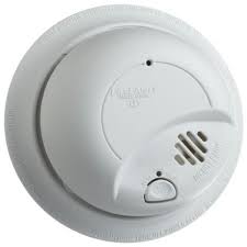 When it comes to a chirping smoke alarm, a broomstick is not the answer. First Alert Sco5cna Smoke Co Combo Battery Only First Alert Sco5cna Emergency Lighting