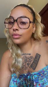 Sharing a pinned video in exchange for favors