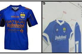 Cara membuat desain baju kemeja seragam karang taruna. Desain Jersey Persib Bandung Bocor Di Media Sosial Ini 5 Perbedaannya Dengan Jersey Lama Bolasport Com