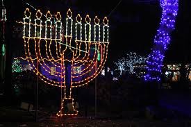 Ez Holiday Lights Has Been Providing Professional Holiday Decorating Services For Commercial And Residential Custo Holiday Lights Holiday Lights Display Lights