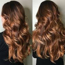 The color is vivid, saturated. Balayage Caramel La Tendance Qui En Fait Craquer Plus D Un