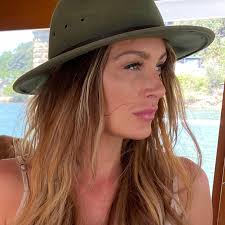 Jamie paul durie oam is an australian horticulturalist and landscape designer, furniture designer, television host, television producer, and. Jamie Durie Facebook