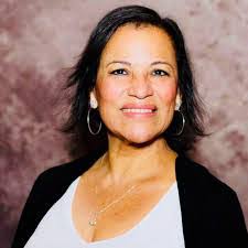 Martha Gibson's Instagram, Twitter & Facebook