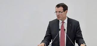 «there are five children in his patchwork family,» basler kantonalbank, or bkb, described guy lachappelle five years ago when he clinched the top job at the bank. Raiffeisen Delegierte Wahlen Guy Lachappelle Zum Vr Prasidenten Top Online