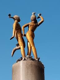 The deutsche bundesbank is the central bank of the federal republic of germany. Das Tor Zu Neukolln Qm Donaustrasse Nord