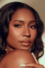 Cleo Grant's Instagram, Twitter & Facebook