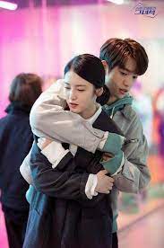 Jinyoung mengatakan, ketika bertemu dengan shin ye eun, ia melihat rekannya itu terlihat sama dengan karakter yoon jae in yang ada dalam . He Is Psychometric Jinyoung Shin Ye Eun