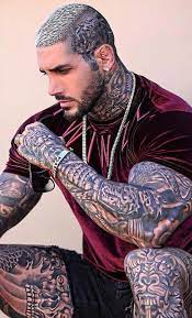 Malé tetování na těle dívky je jasné, neobvyklé a vždy přitahuje oči ostatních. Men Short Sleeve T Shirt Patchwork Velvet High Street Samoantattoos Tatted Men Inked Men Tattoos