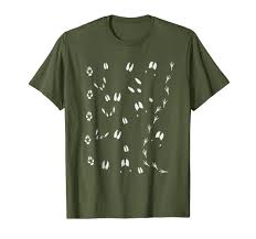 This Stylish Animal Lovers Shirt Features Tracks Of Fox Deer Mouflon Rabbit Squirrel Boar And Crow Made For Every T Tierspuren Flora Und Fauna Erforschen