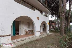 Appartamenti situati nei diversi condomini del lido di spina e lido degli estensi. Villetta Indipendente In Affitto Al Lido Di Spina