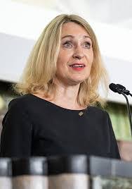 Elisabeth Stark's Instagram, Twitter & Facebook