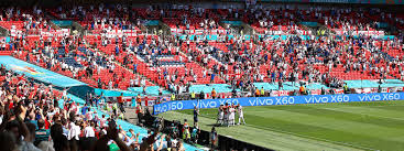 Drei arenen befanden sich zum zeitpunkt der vergabe. Wembley Stadion 40 000 Zuschauer Bei Em Finale