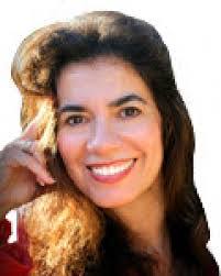 Tara Bennett's Instagram, Twitter & Facebook