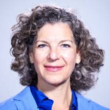 Am I over-reacting or does this “girl math” email strike you as the wrong  way to appeal to women?!